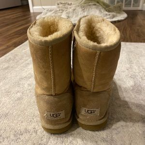 Classic short UGGS Womens size 8